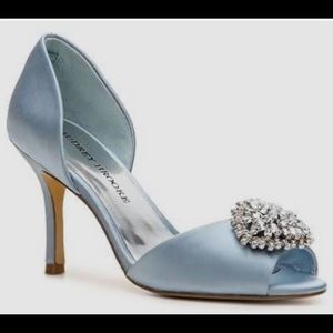 Audrey Brooke blue pump